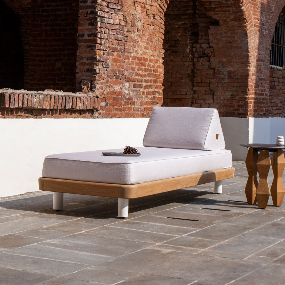 Delano Chaise Lounge