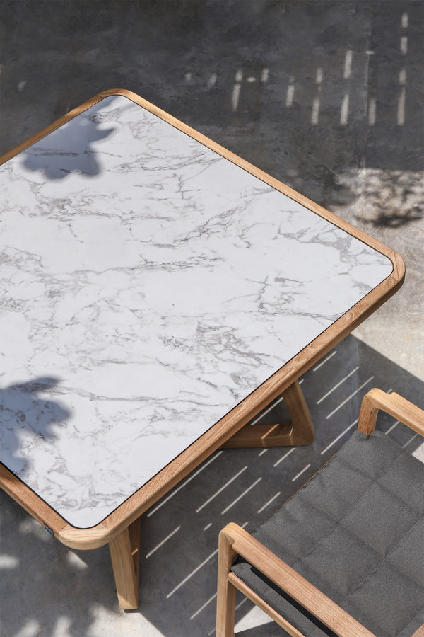 ESTATE Bar Table 114x114 Cm (HPL)