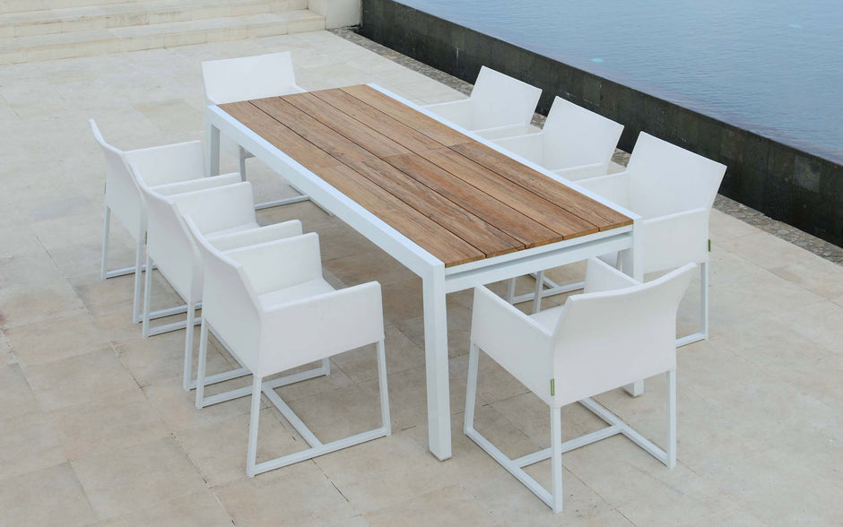 BAIA Outdoor Extension Table (230-360cm) - Recycled Teak